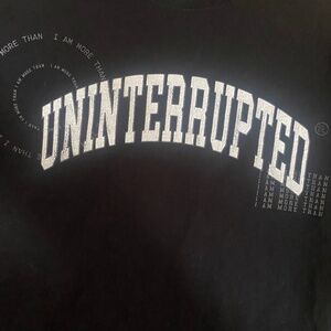 Uninterrupted black t-shirt